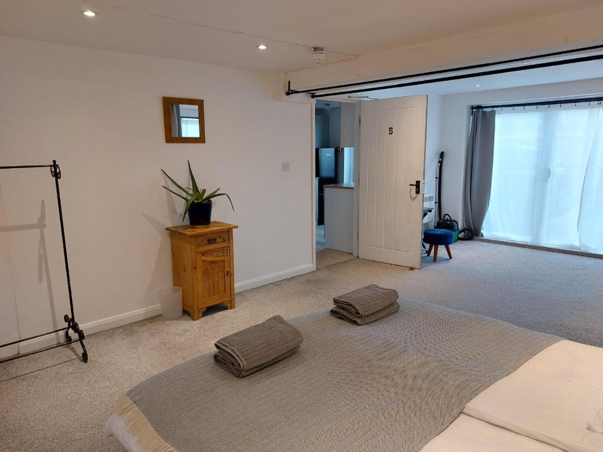 Beech House 20 Minute Walk To Airport Kwatera prywatna Bristol