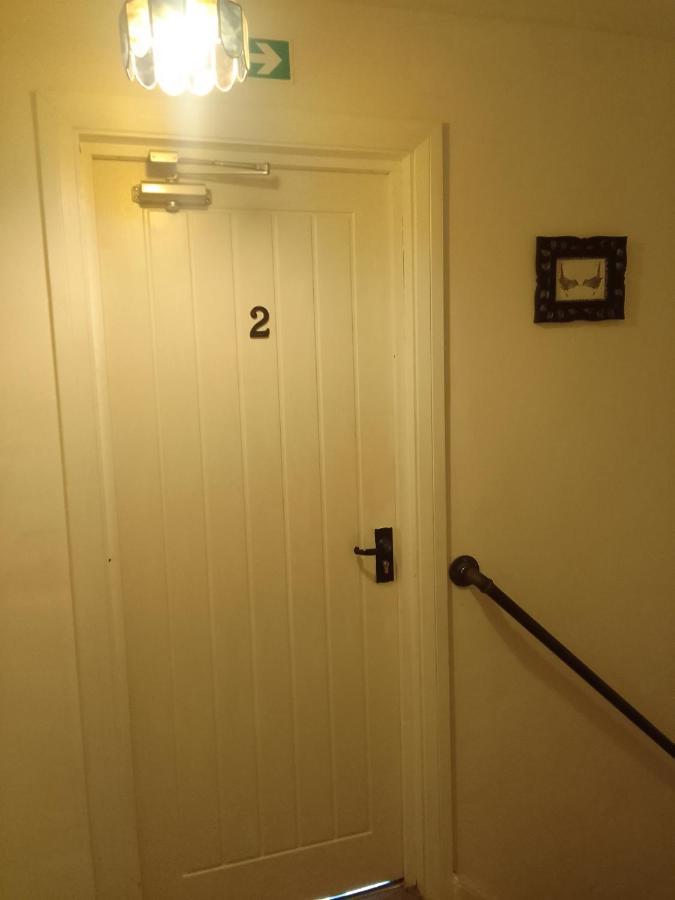 Kwatera prywatna Beech House 20 Minute Walk To Airport *
